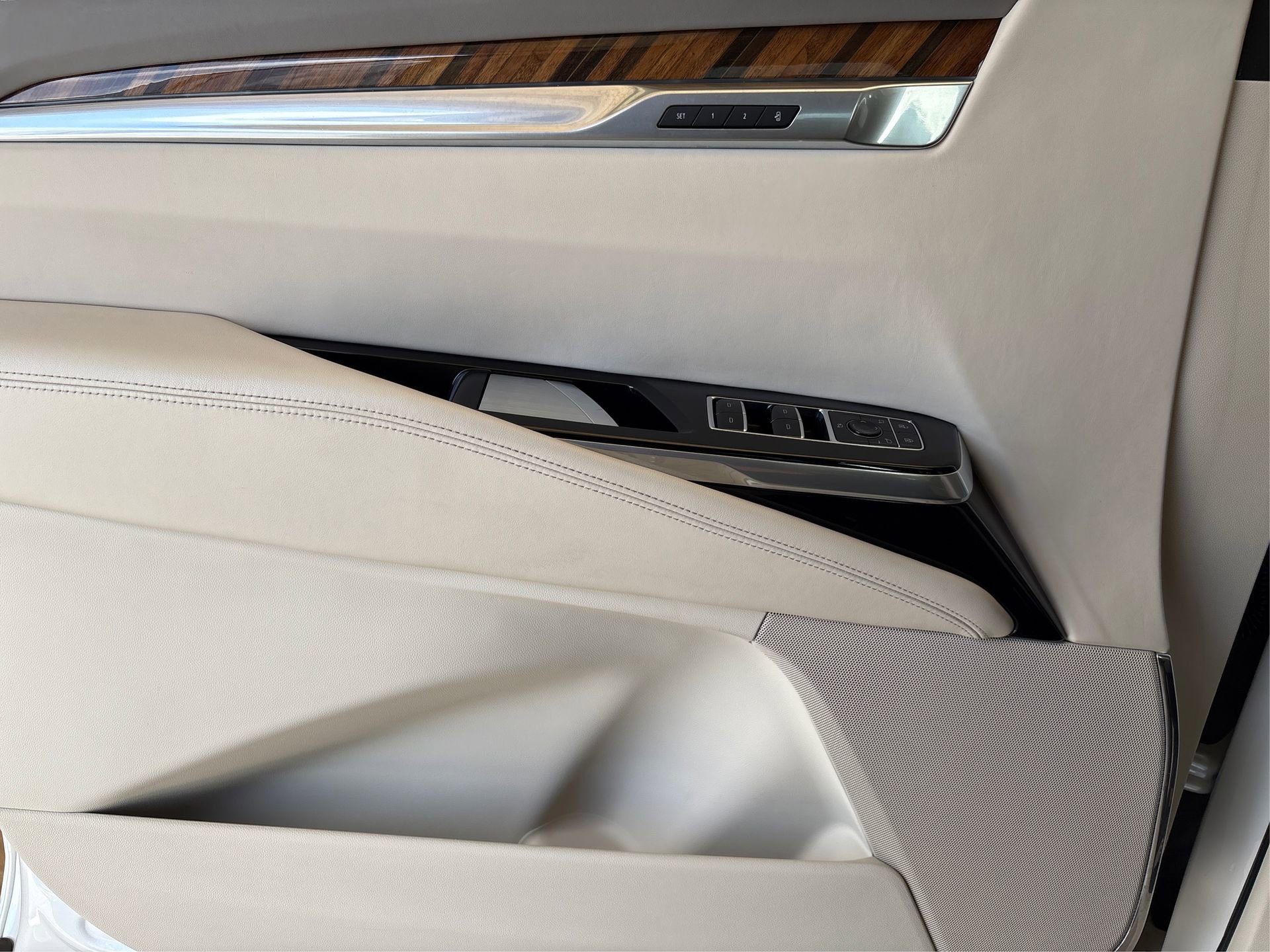 Certified 2025 Cadillac Escalade ESV Sport Platinum AWD/4WD image 22