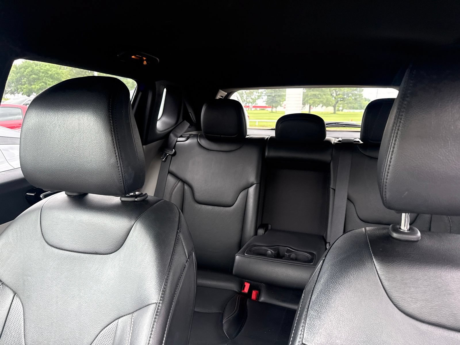 Used 2023 Jeep Compass Limited AWD/4WD image 9