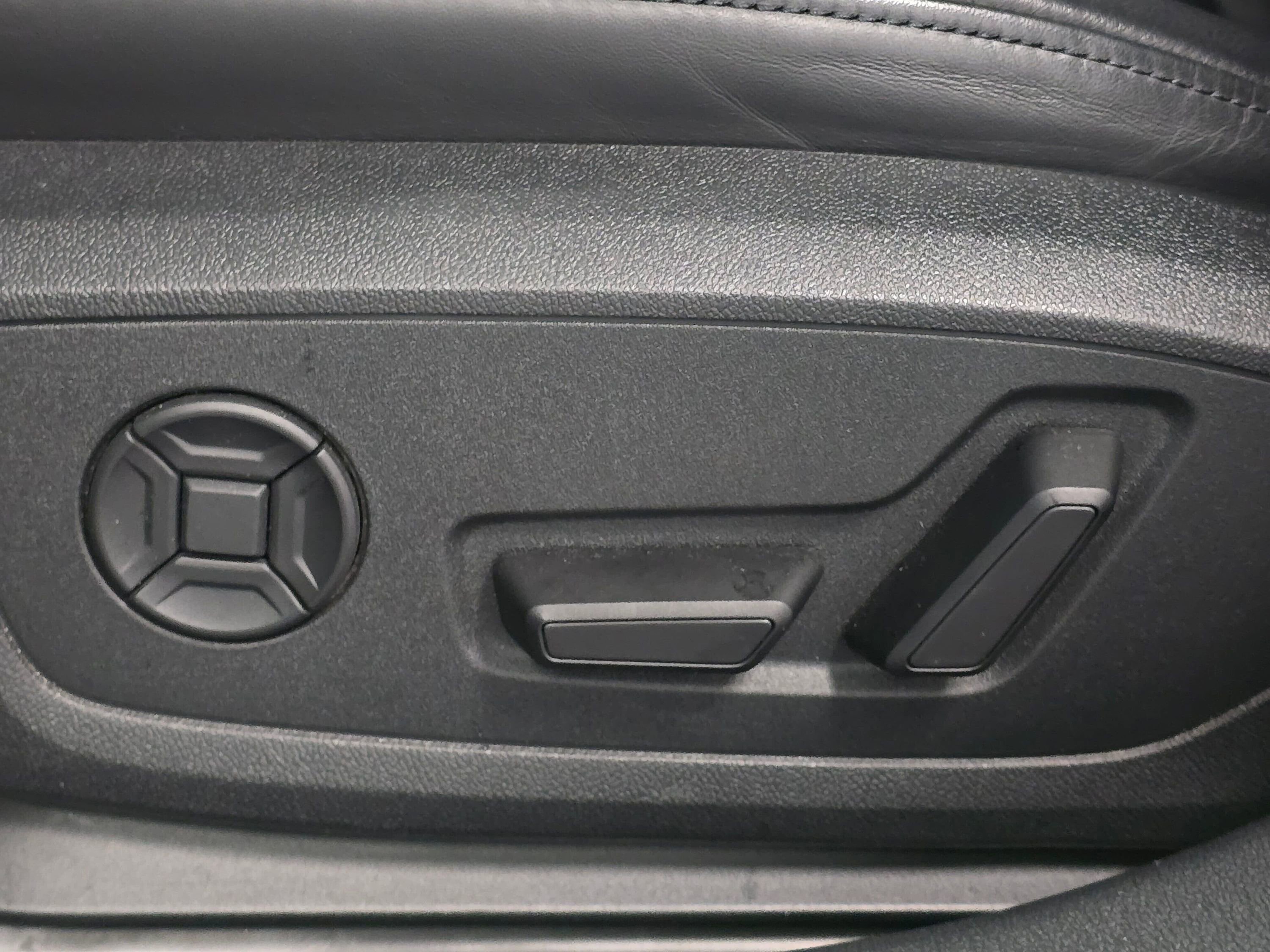 Used 2024 Audi RS 3 w/ Carbon Package AWD/4WD image 36