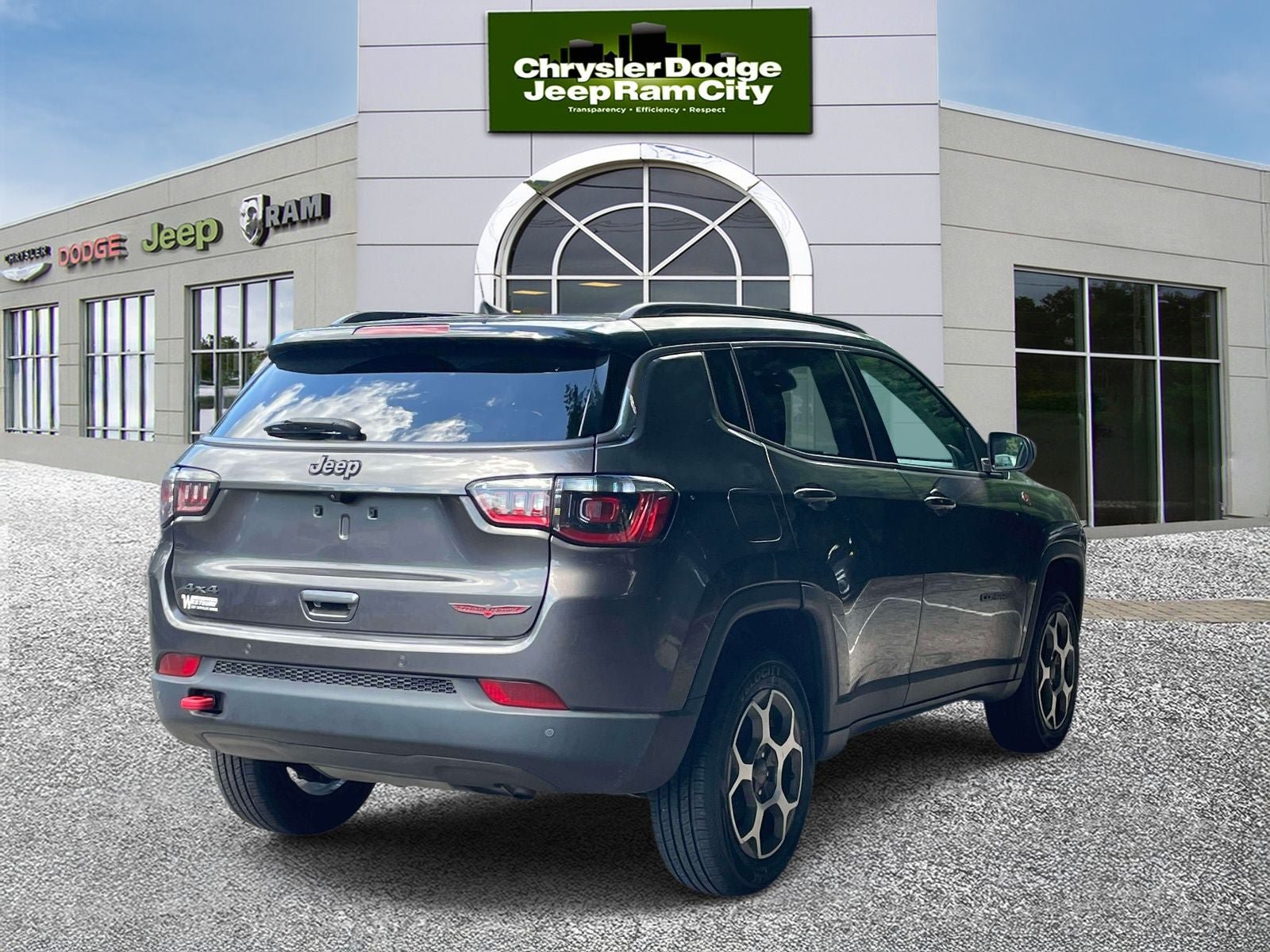 Used 2022 Jeep Compass Trailhawk AWD/4WD image 6