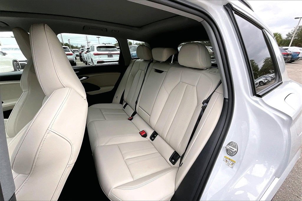 Used 2025 Audi Q6 e-tron Premium Plus w/ Premium Plus image 17