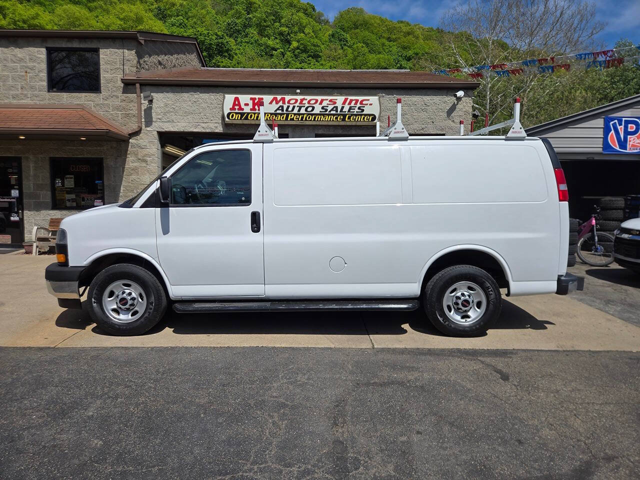 Used 2019 GMC Savana 2500 w/ Driver Convenience Package RWD image 4