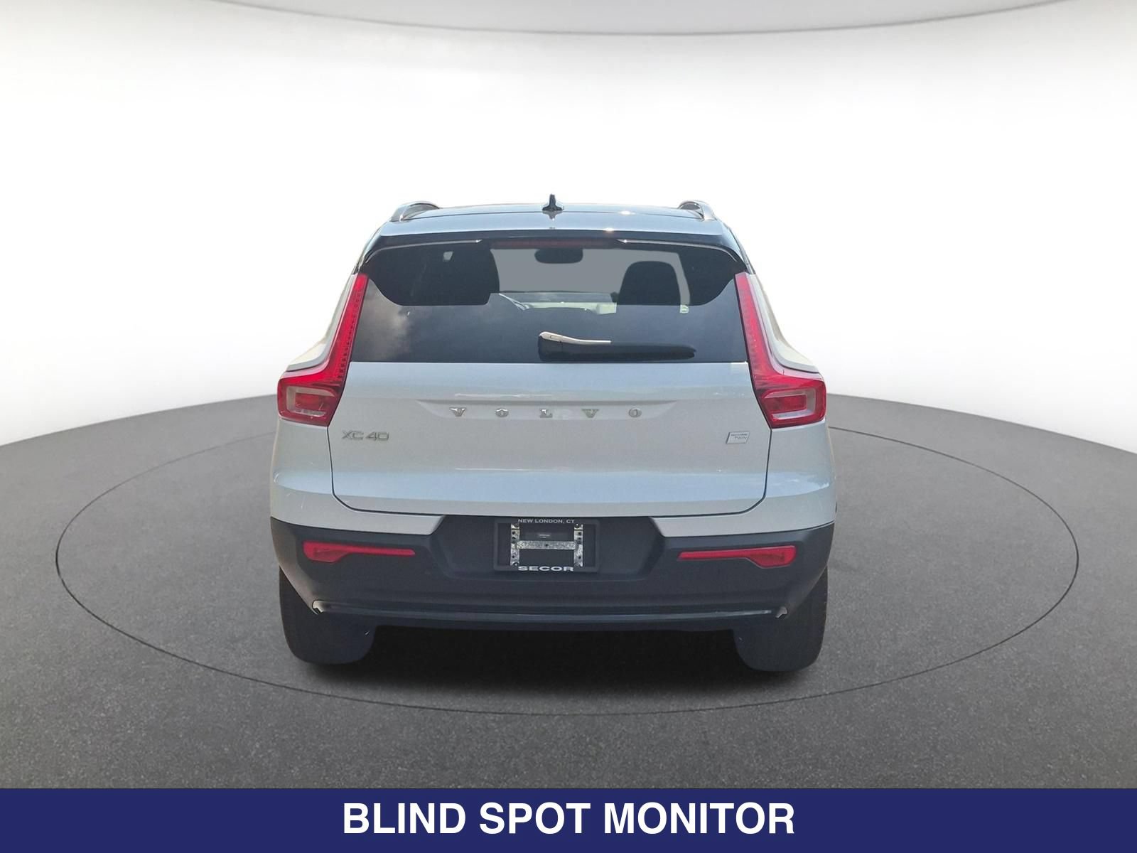 Used 2023 Volvo XC40 Recharge Plus AWD/4WD image 8