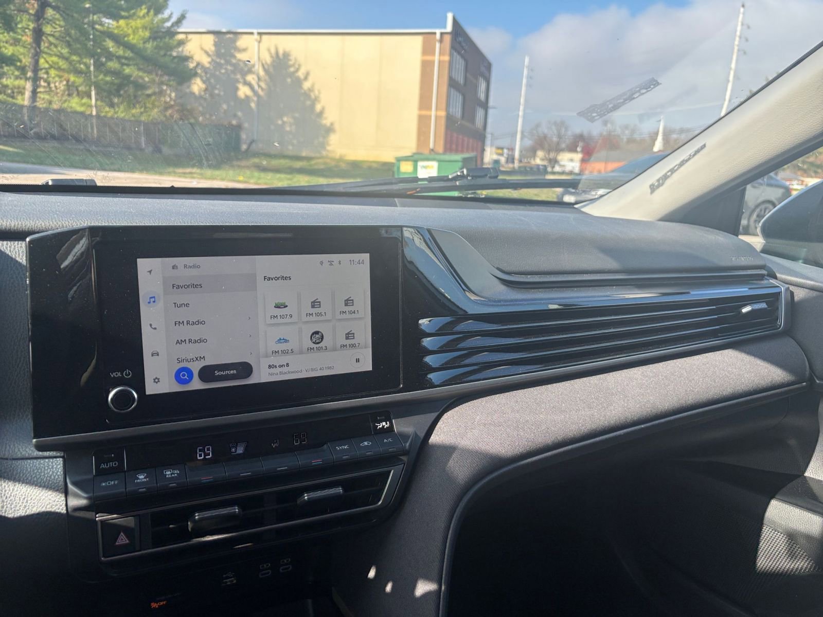 Used 2025 Toyota Camry LE image 33