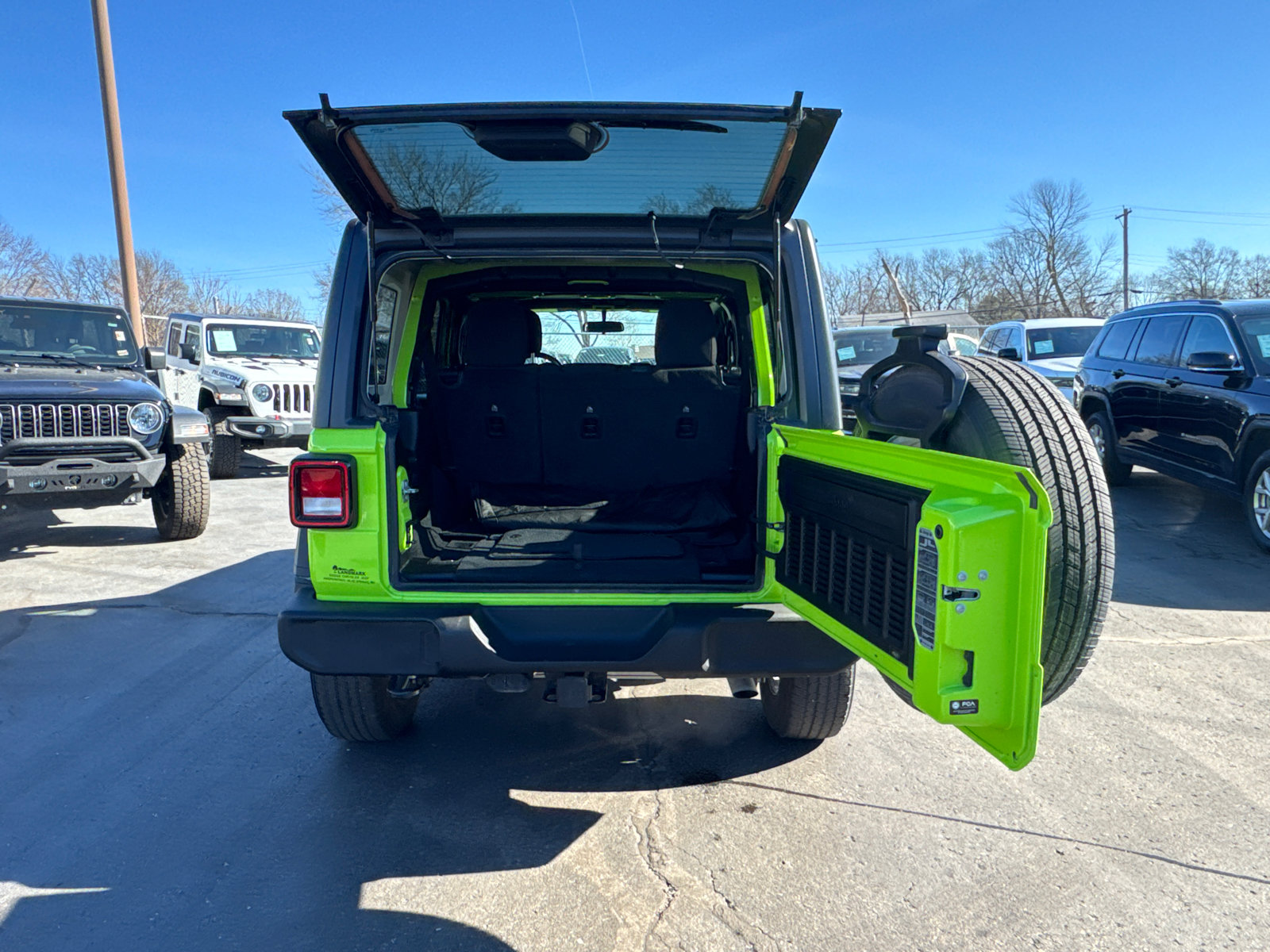 Used 2021 Jeep Wrangler Unlimited Sport AWD/4WD image 18