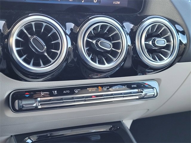 Used 2025 Mercedes-Benz GLA 250 image 11