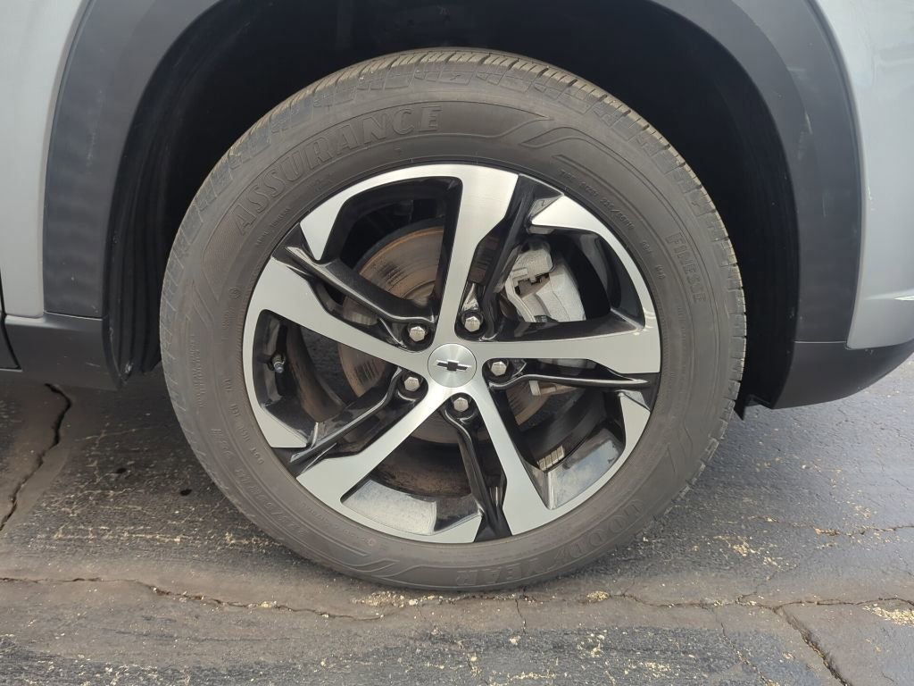 Certified 2024 Chevrolet Trax RS w/ Driver Confidence Package image 27