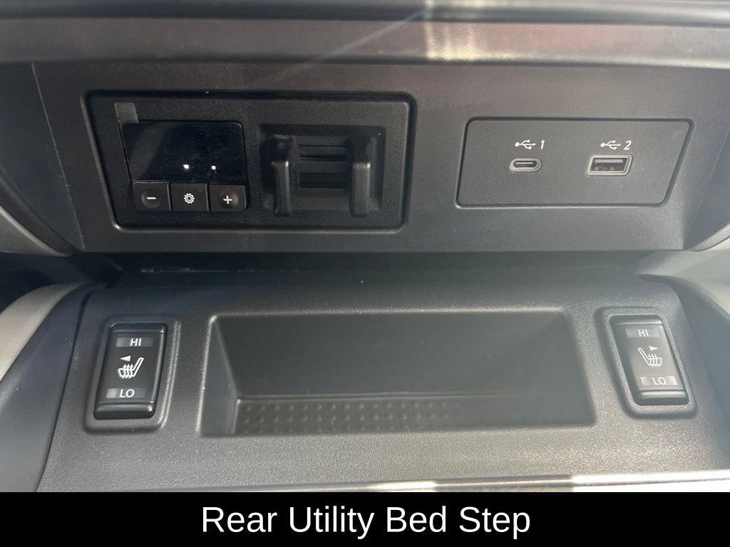 Used 2021 Nissan Titan SV w/ SV Convenience Package AWD/4WD image 31