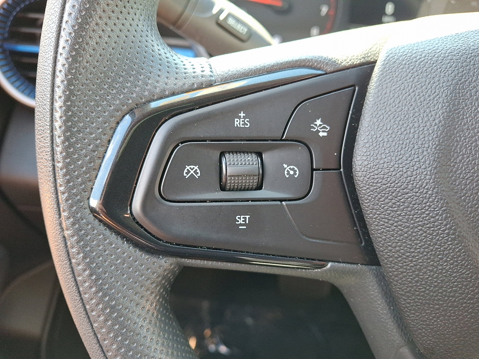 Used 2025 Chevrolet Trax LS image 21