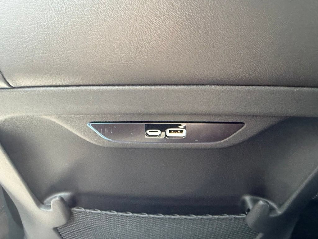 New 2027 Chrysler Pacifica Limited FWD image 38