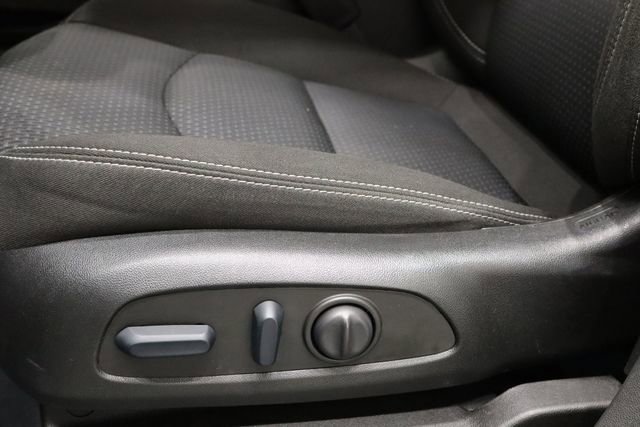 Used 2023 GMC Terrain SLE w/ Driver Convenience Package image 22