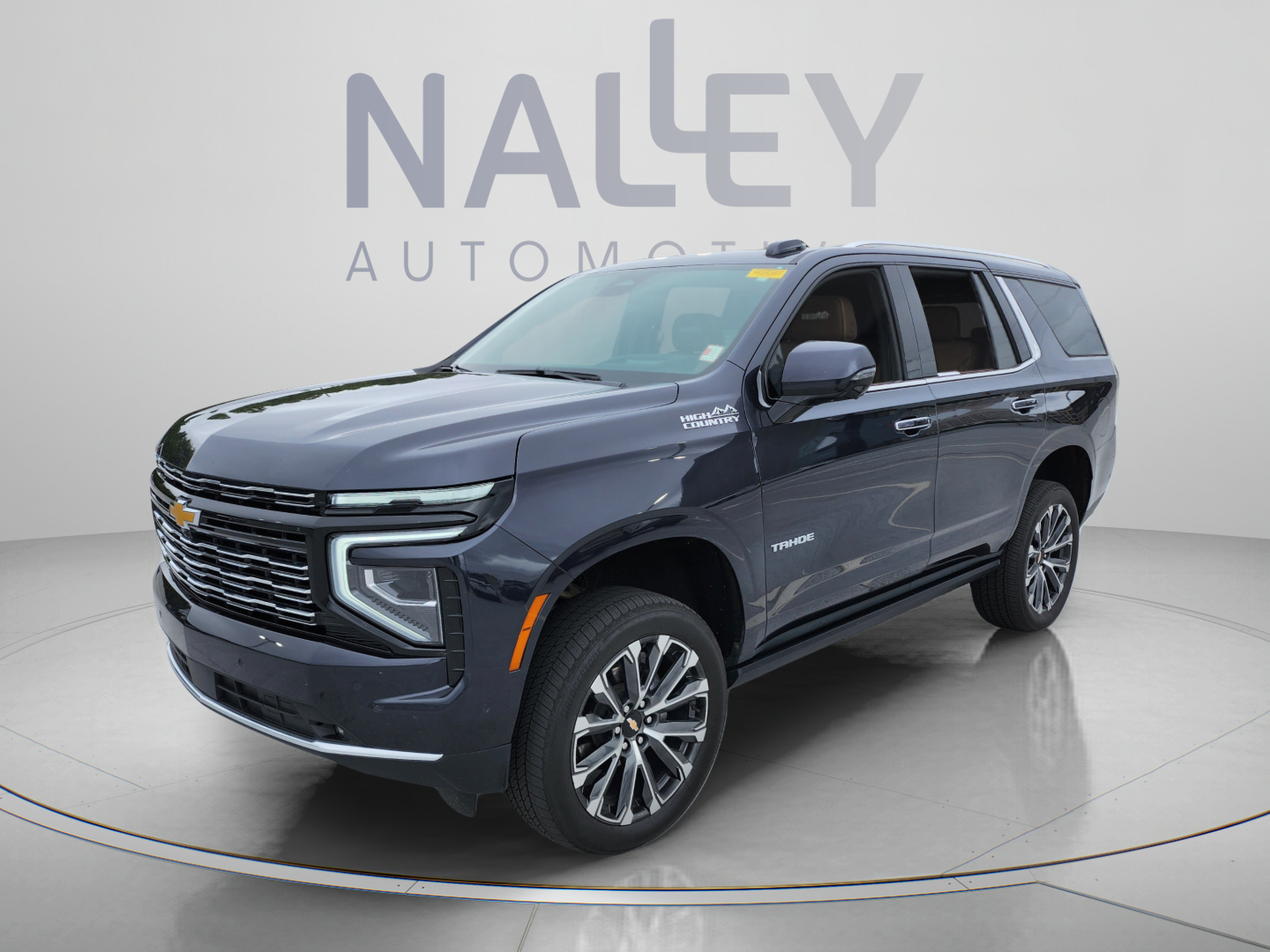 Used 2025 Chevrolet Tahoe High Country AWD/4WD image 1