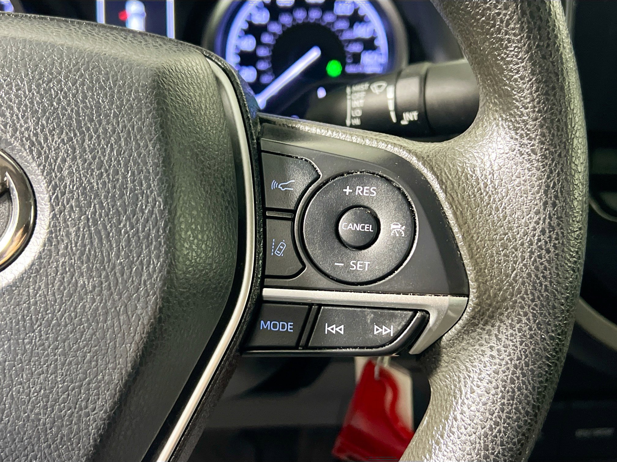 Used 2021 Toyota Camry LE image 19