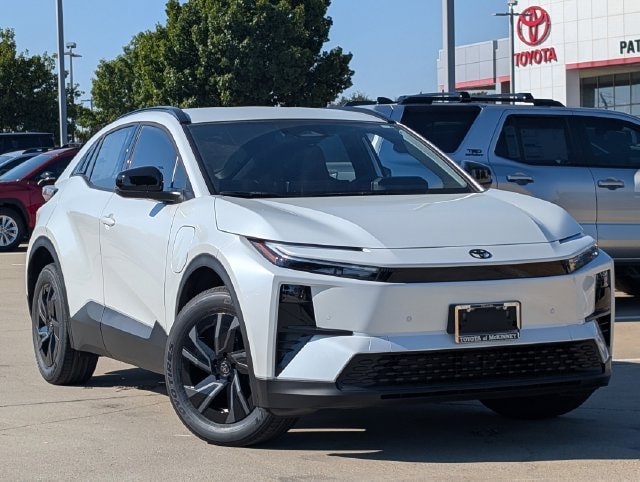 New 2027 Toyota C-HR AWD/4WD image 2