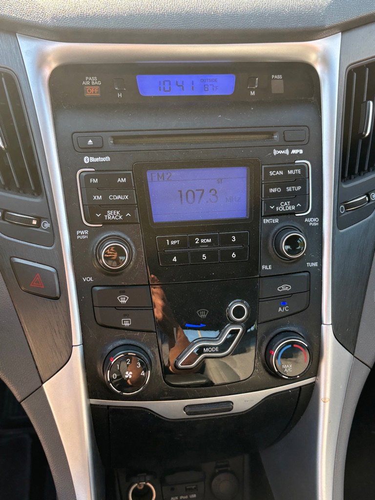 Used 2011 Hyundai Sonata GLS FWD image 12