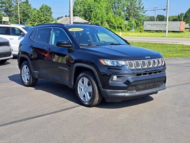 Used 2022 Jeep Compass Latitude image 2