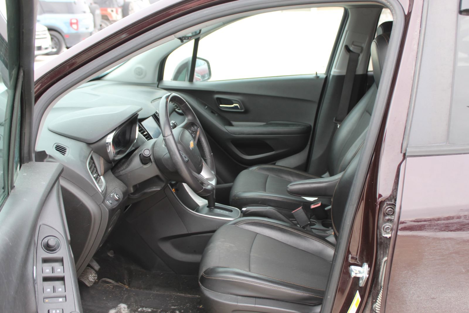 Used 2021 Chevrolet Trax LT w/ Driver Confidence Package image 9