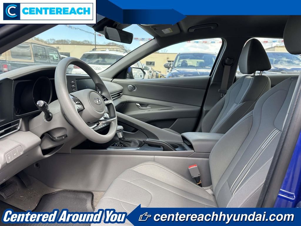 Used 2023 Hyundai Elantra SEL FWD image 11