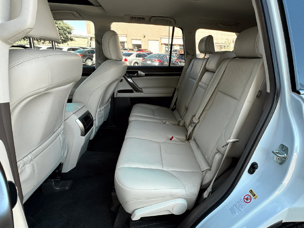 Used 2018 Lexus GX 460 Luxury AWD/4WD image 33