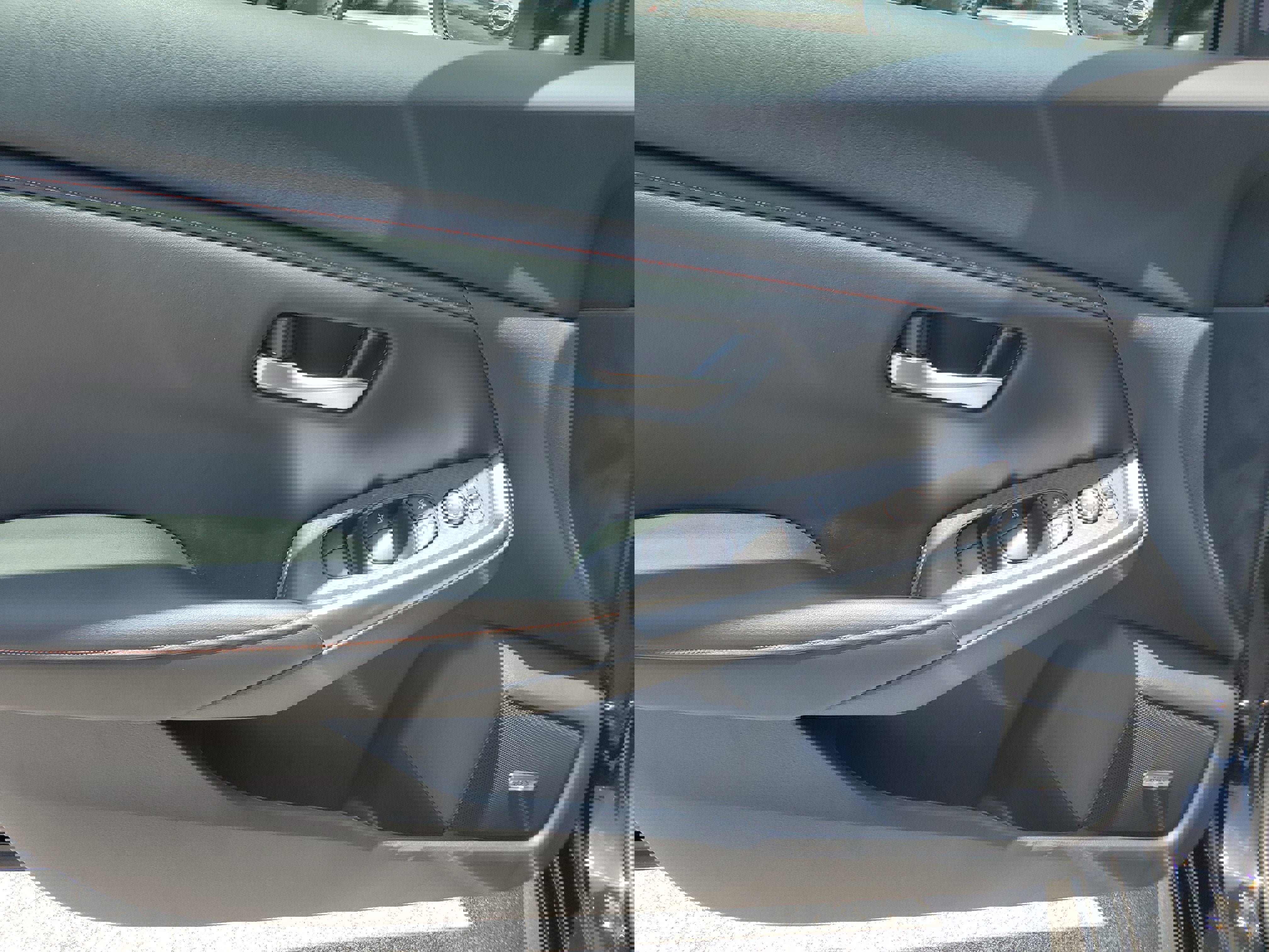 New 2025 Nissan Sentra SR w/ SR Premium Package image 18