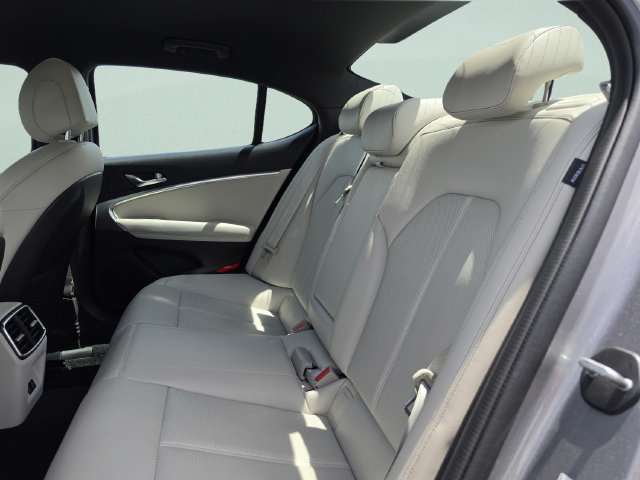 Used 2025 Genesis G70 2.5T AWD/4WD image 26