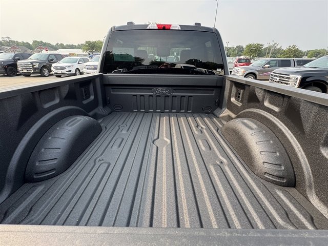 New 2025 Ford F350 XLT w/ Black Appearance Package image 6