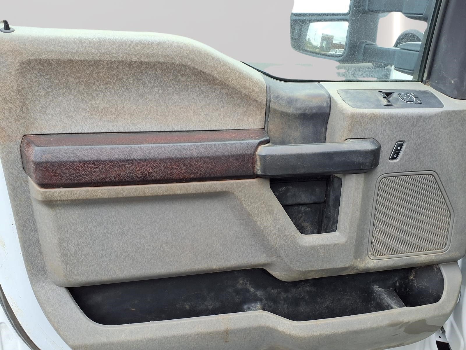 Used 2022 Ford F550 Luxury RWD image 11