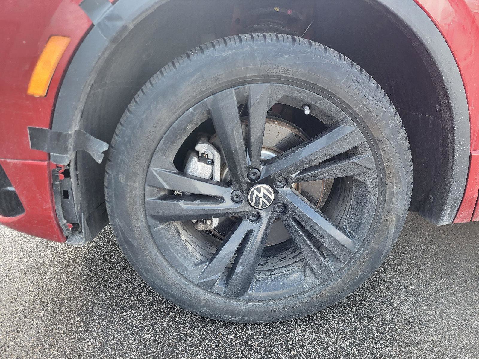 Used 2024 Volkswagen Tiguan SE R-Line image 15