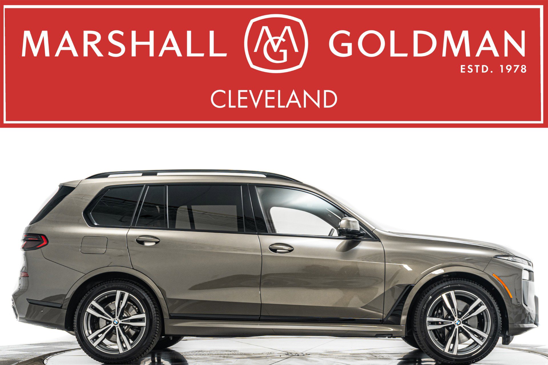 Used 2026 BMW X7 xDrive40i w/ M Sport Package AWD/4WD image 1