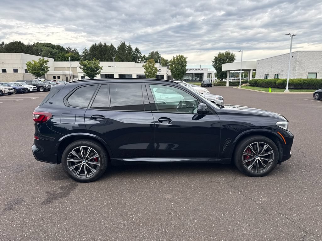 Used 2022 BMW X5 xDrive40i w/ M Sport Package AWD/4WD image 6