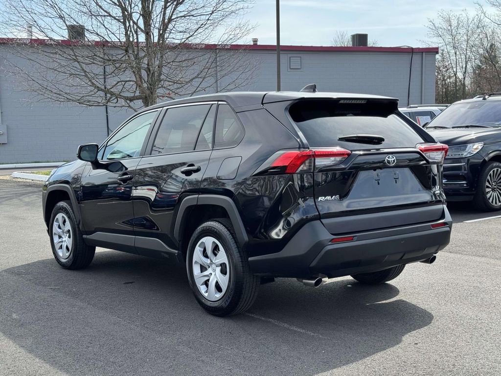 Used 2024 Toyota RAV4 LE image 22