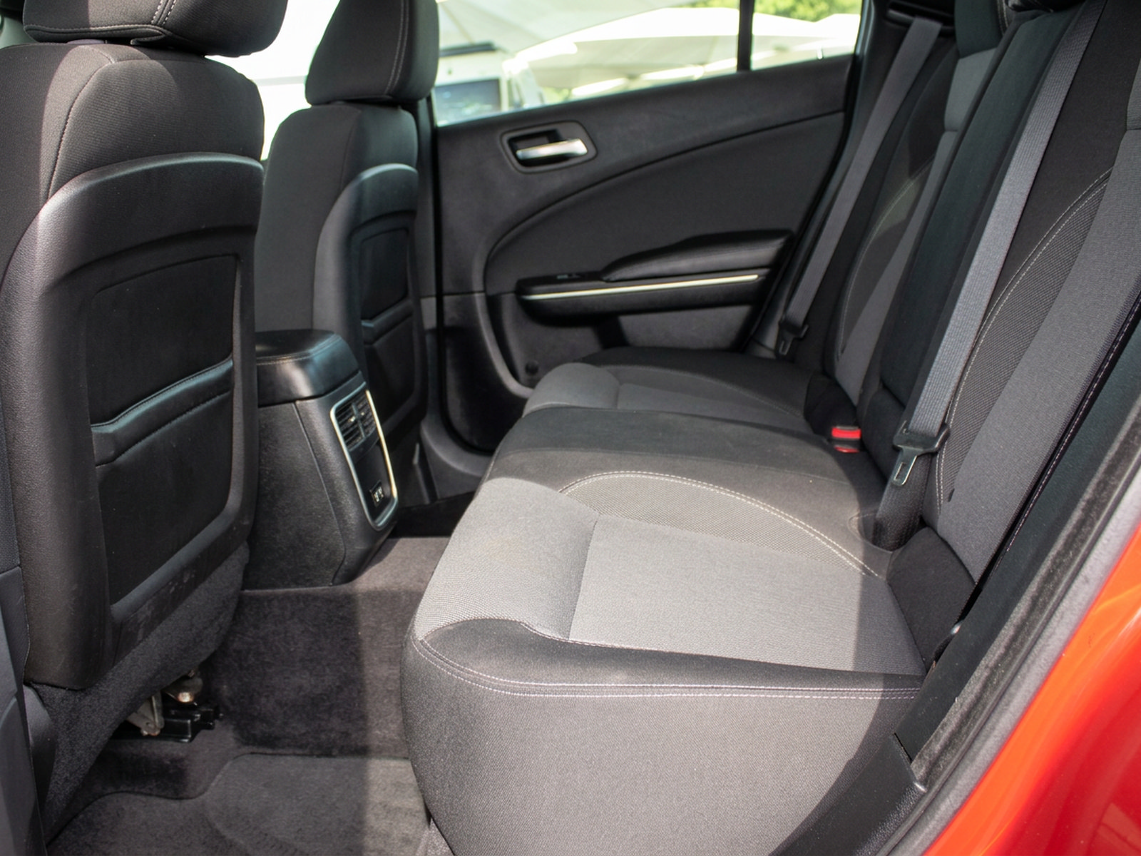 Used 2018 Dodge Charger SXT RWD image 13