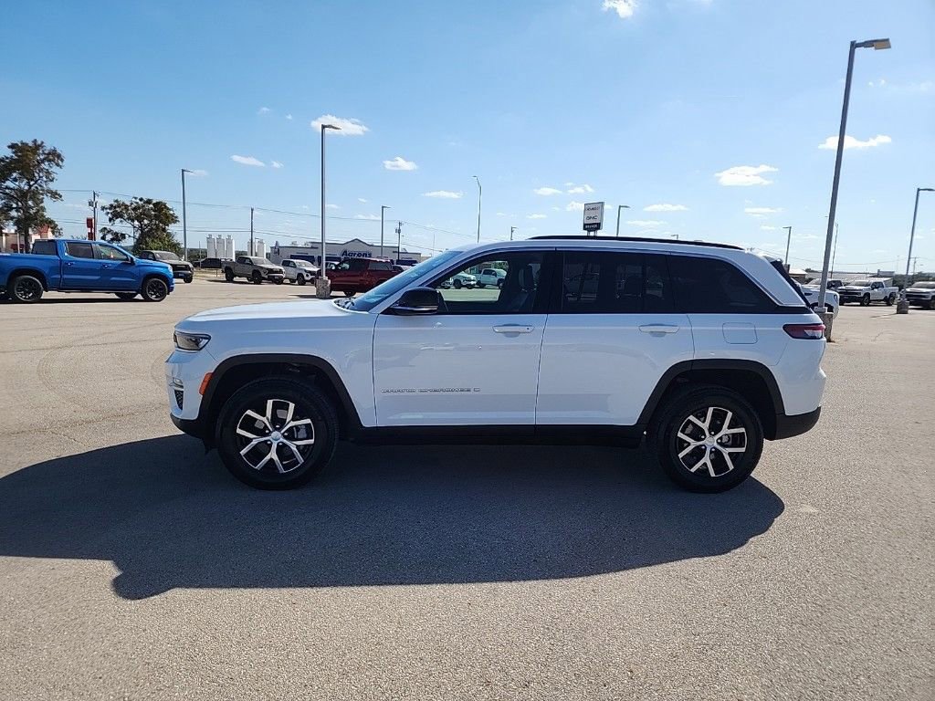 Used 2024 Jeep Grand Cherokee Limited image 4