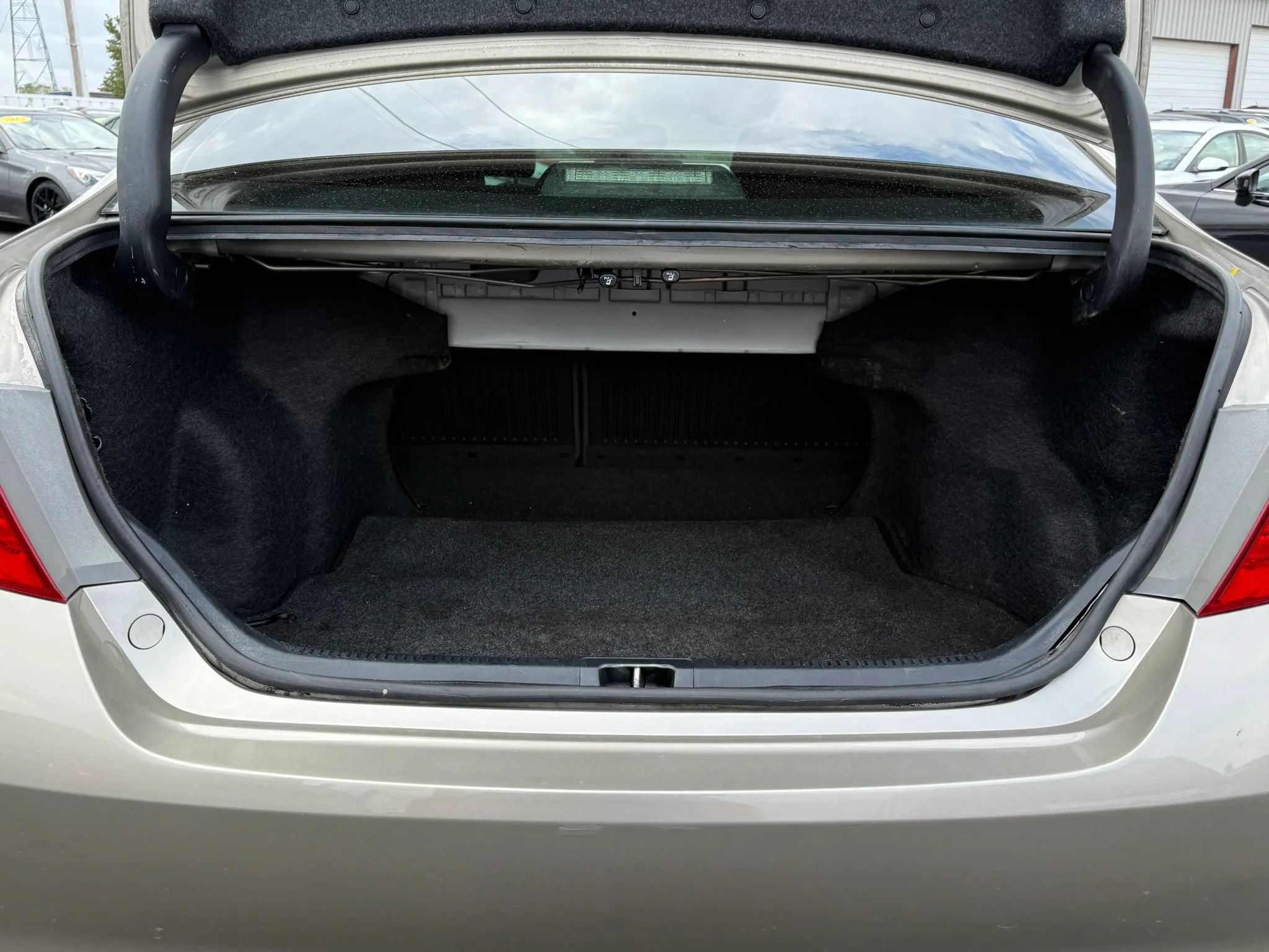 Used 2017 Toyota Camry XSE FWD image 30