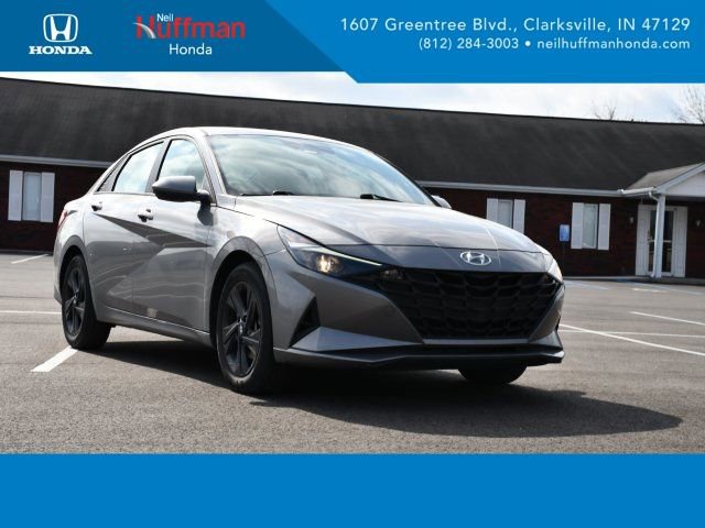 Used 2022 Hyundai Elantra SEL w/ Preferred Accessory Package FWD image 1
