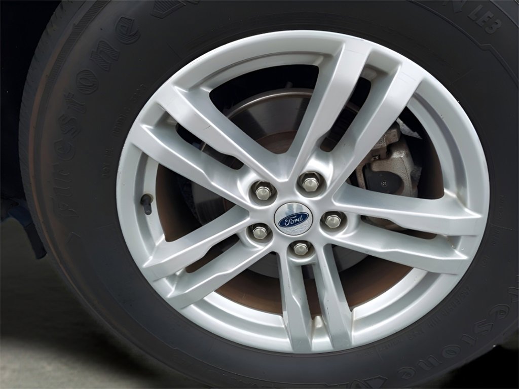 Used 2023 Ford Explorer XLT w/ Equipment Group 202A image 9