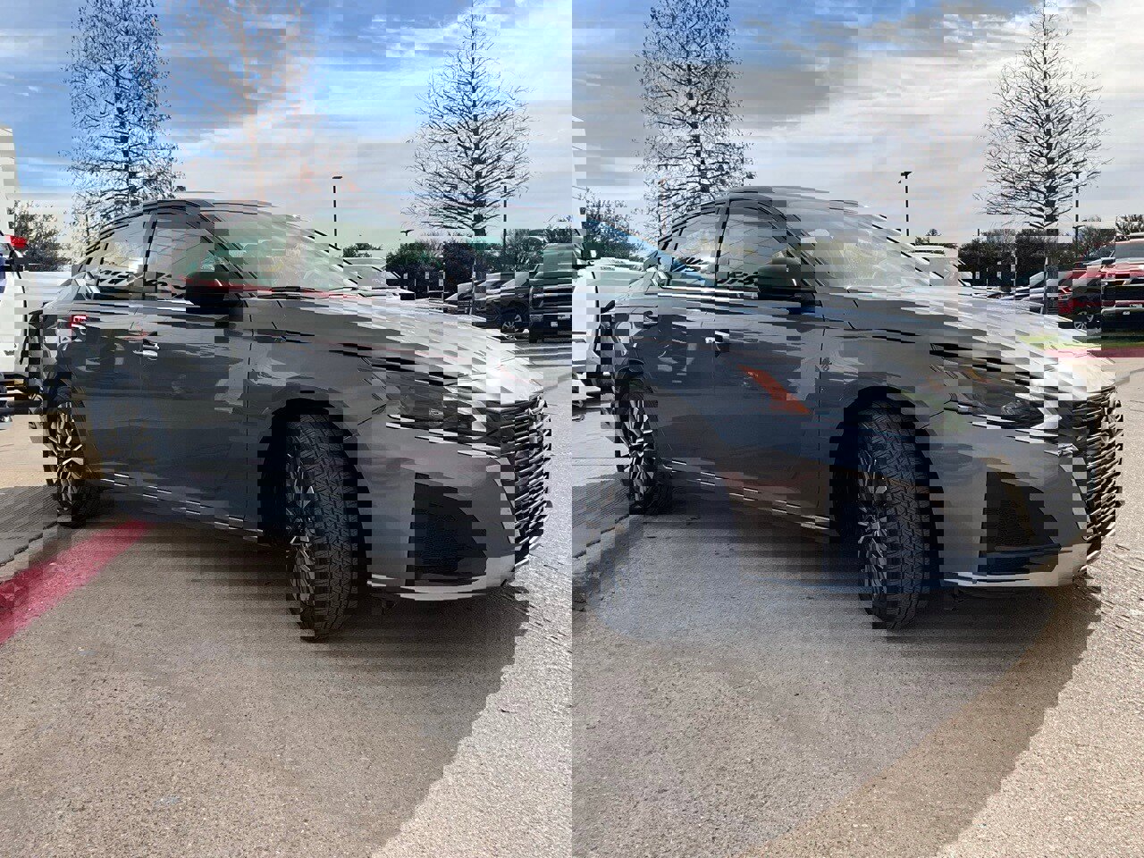 Used 2025 Nissan Altima 2.5 SV image 5