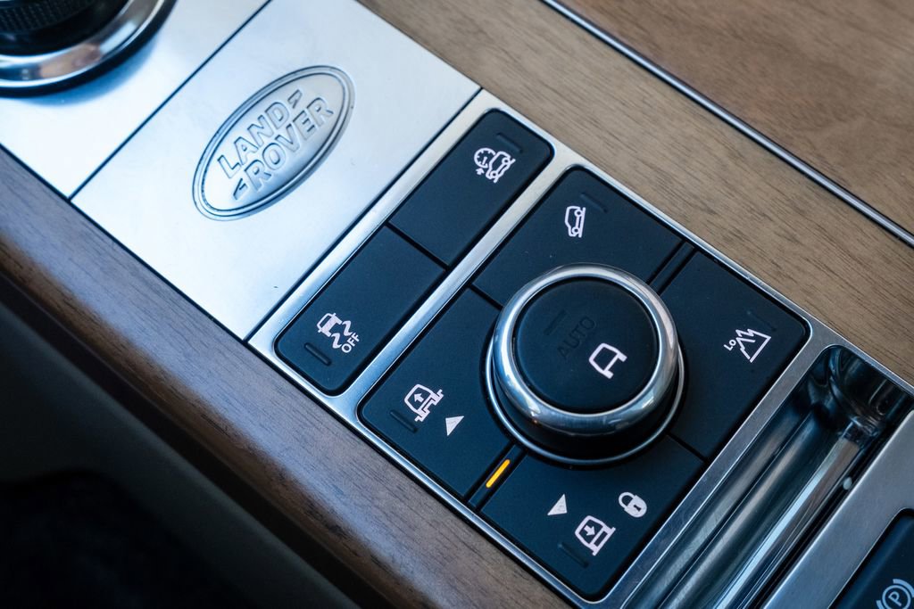 Used 2019 Land Rover Range Rover HSE image 19