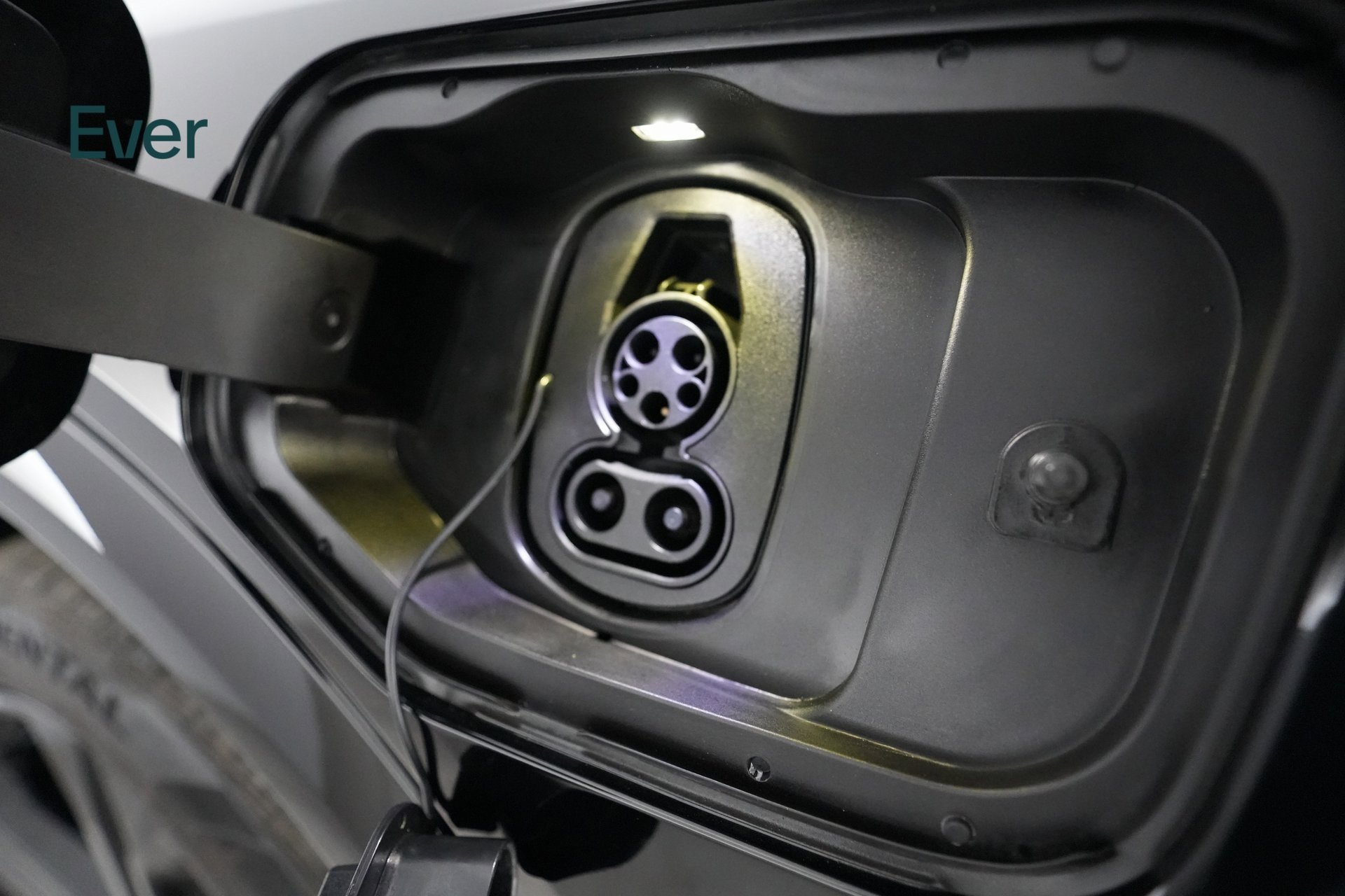 Used 2024 Chevrolet Equinox EV RS image 23