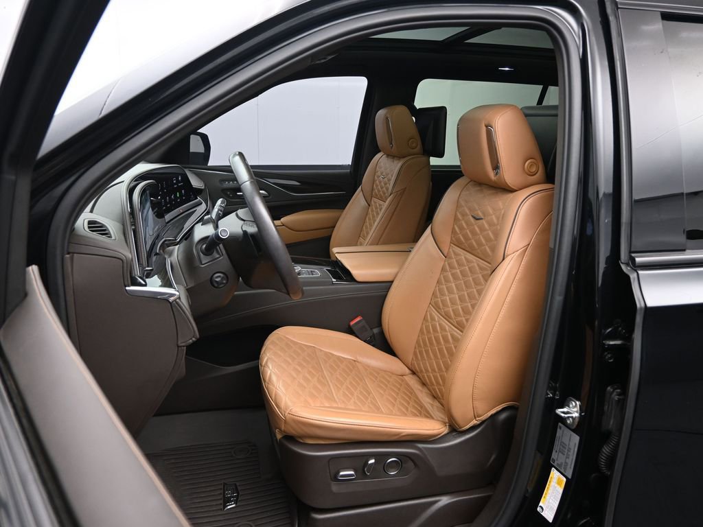 Used 2024 Cadillac Escalade ESV Sport w/ Touring Package AWD/4WD image 21