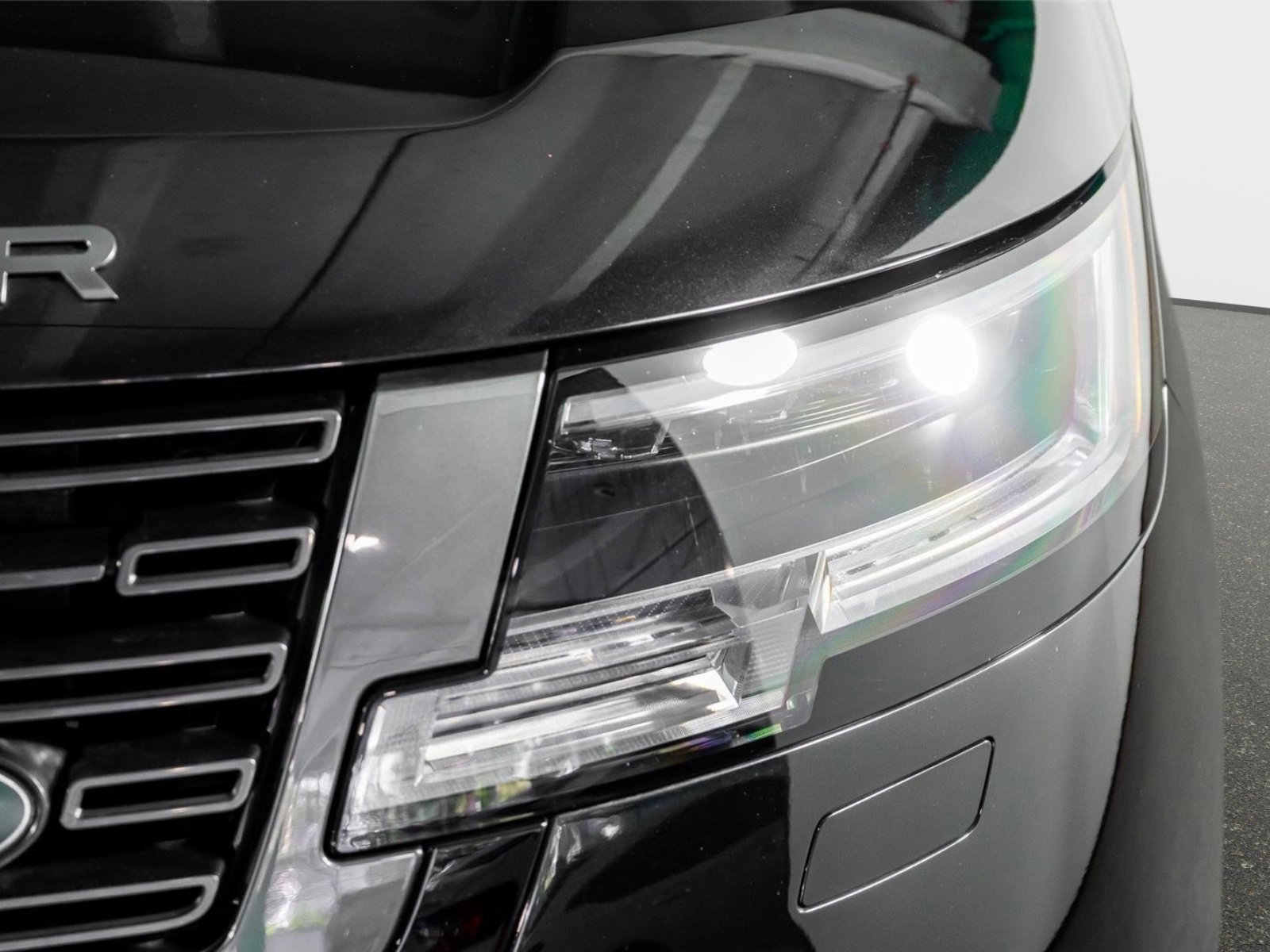 Used 2024 Land Rover Range Rover Long Wheelbase Autobiography image 21