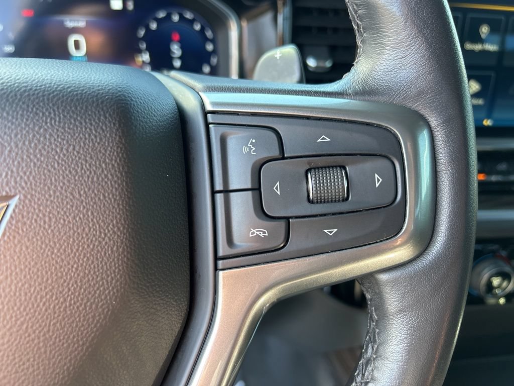 Used 2022 Chevrolet Silverado 1500 LT w/ Z71 Off-Road Package AWD/4WD image 17