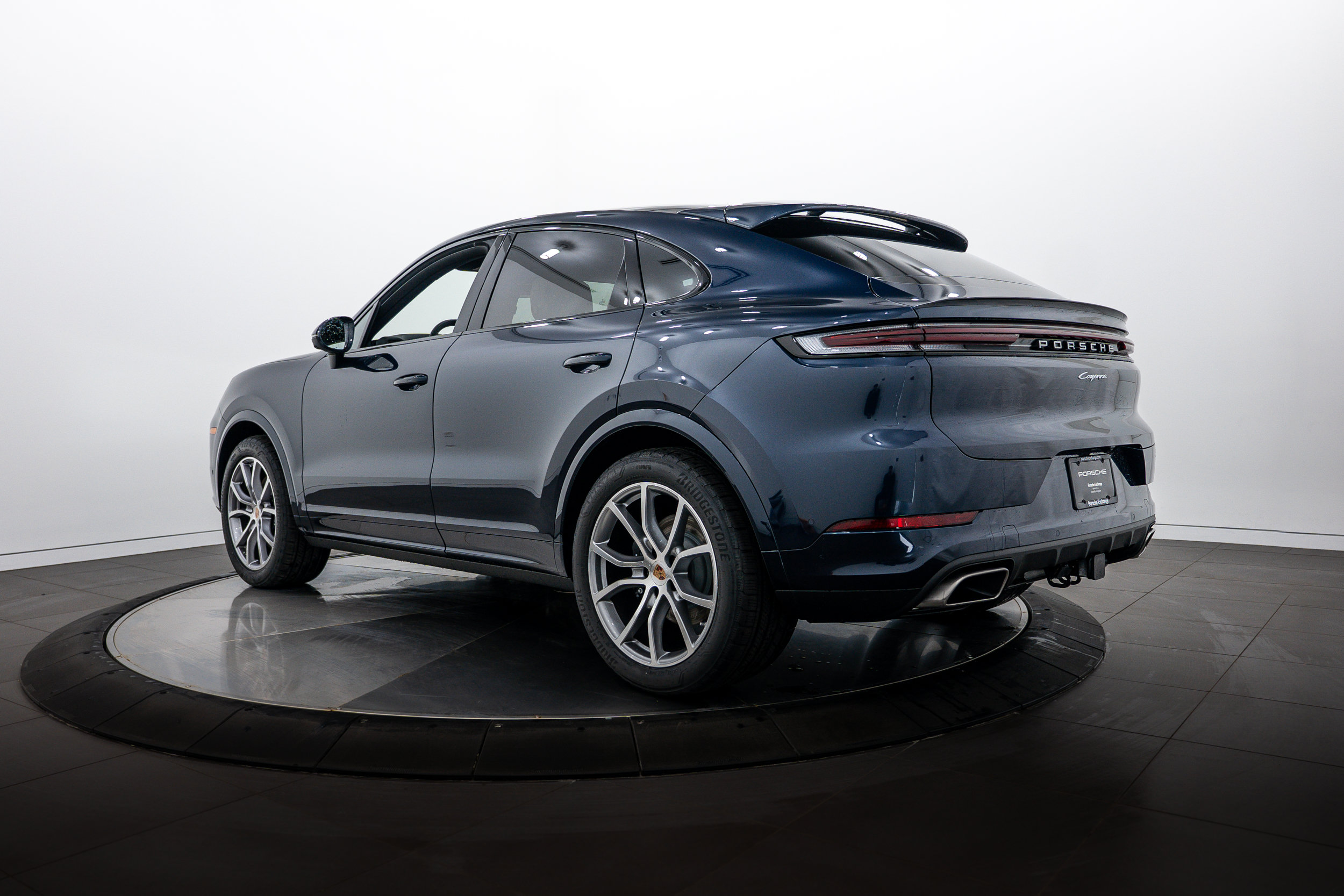 New 2026 Porsche Cayenne Coupe AWD/4WD image 3