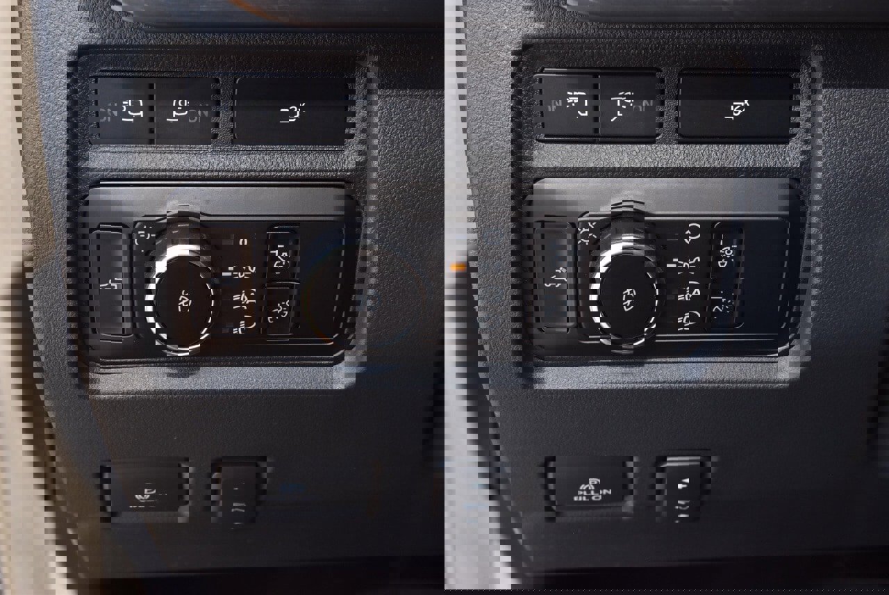 Used 2023 Ford F350 Lariat w/ Lariat Ultimate Package image 32