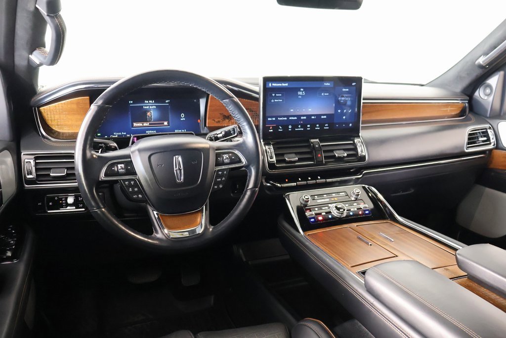 Used 2023 Lincoln Navigator L Black Label image 2