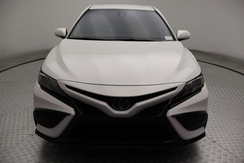 Used 2023 Toyota Camry SE FWD image 5