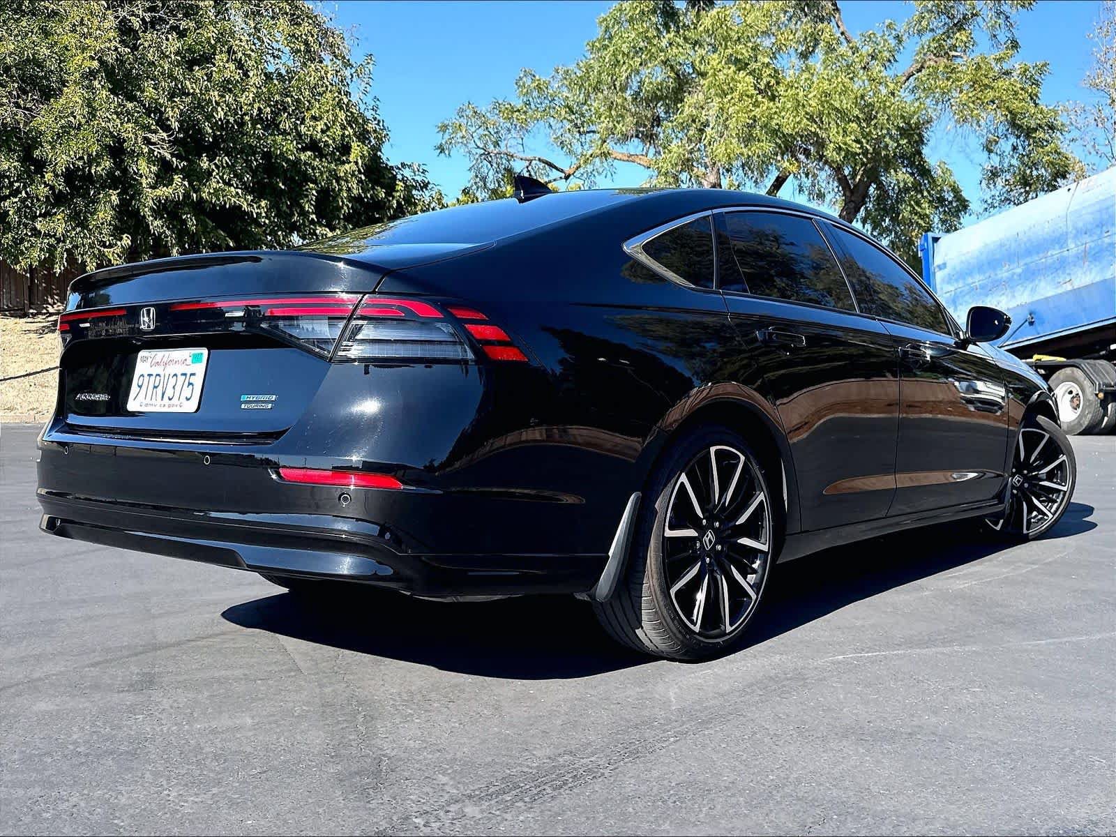 Used 2025 Honda Accord Touring image 3
