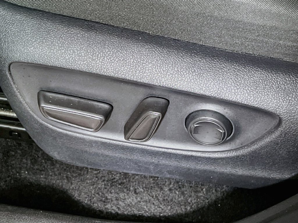 Used 2025 Toyota RAV4 XLE FWD image 13