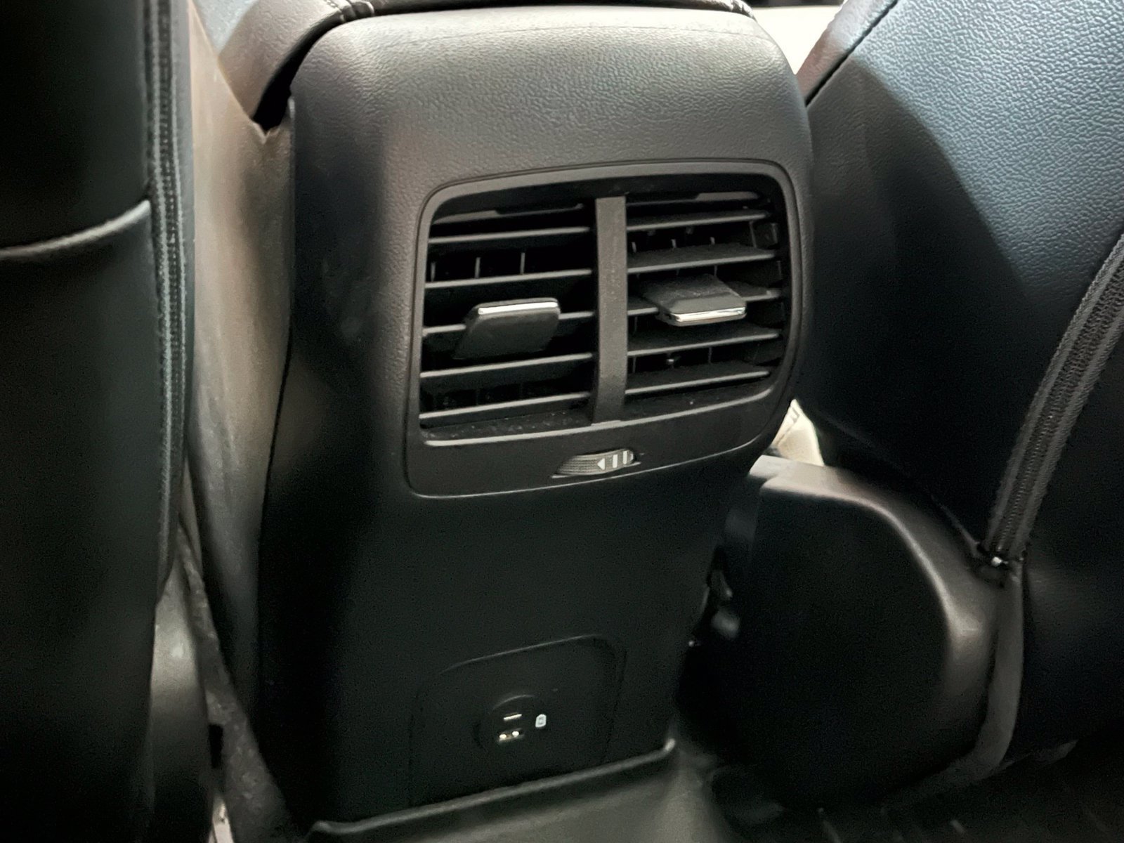 Used 2022 Ford Escape Titanium FWD image 37