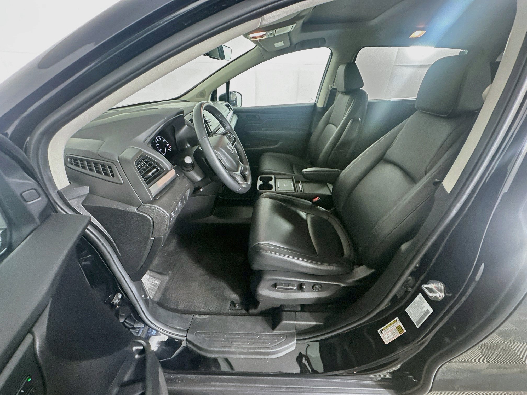 Used 2025 Honda Odyssey EX-L image 13
